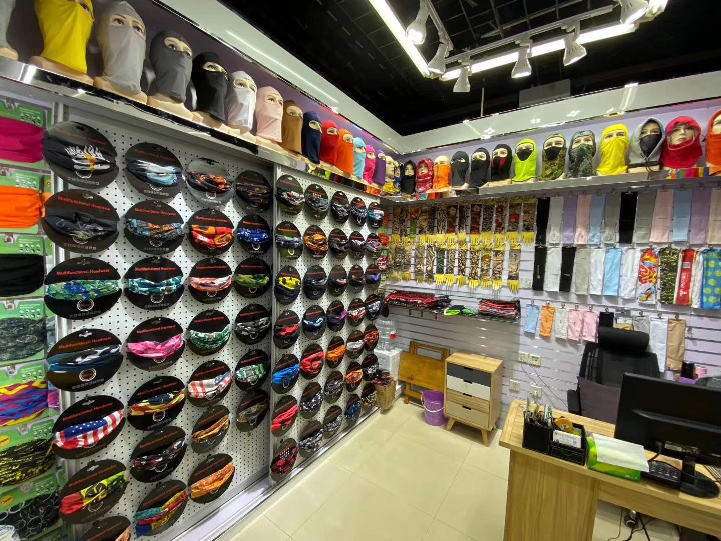 Factory OEM Logo Print Custom Headwear Neckwear Microfiber Tube Seamless Multifunctional Bandana